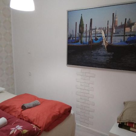 Apartament Przy Parku Noclegi ปวอตสก์ ภายนอก รูปภาพ