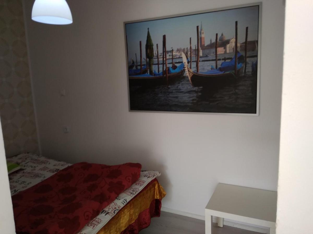 Apartament Przy Parku Noclegi ปวอตสก์ ภายนอก รูปภาพ